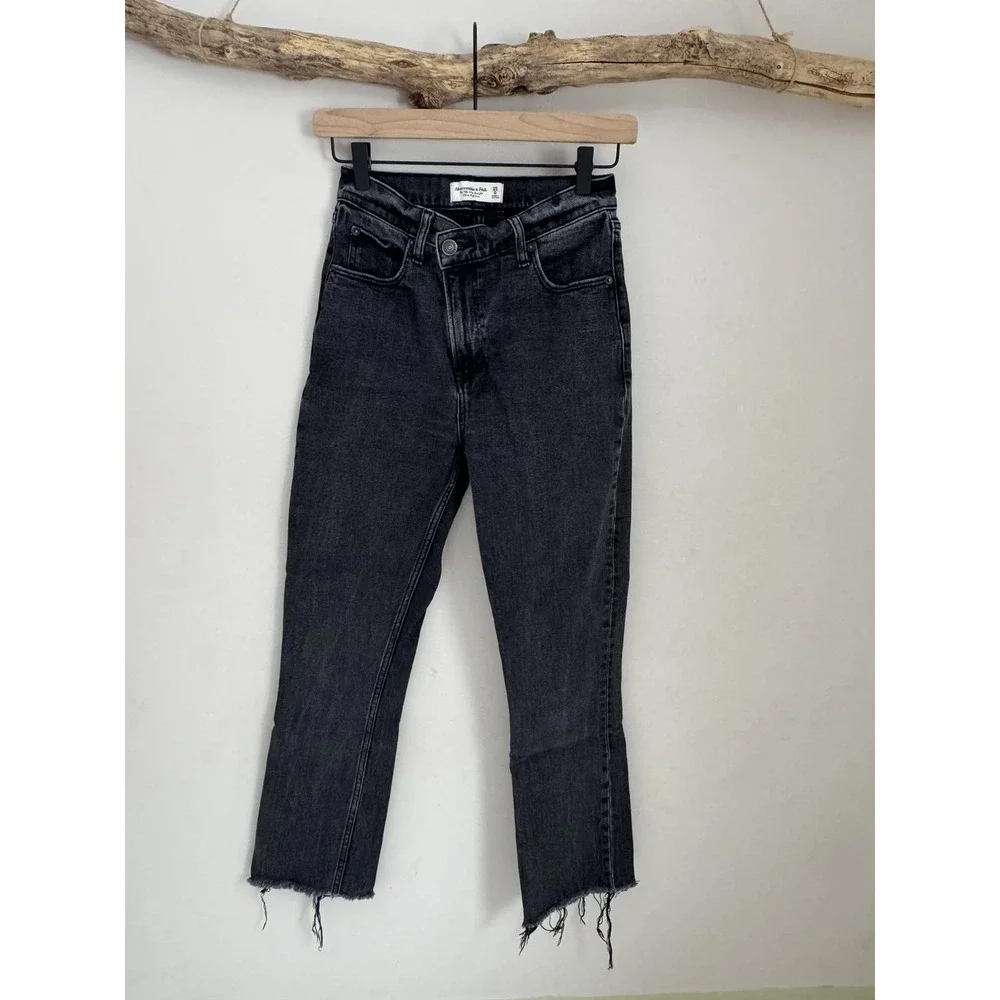 Abercrombie & Fitch‎ Ultra High Rise 90s Skin Straight Jeans